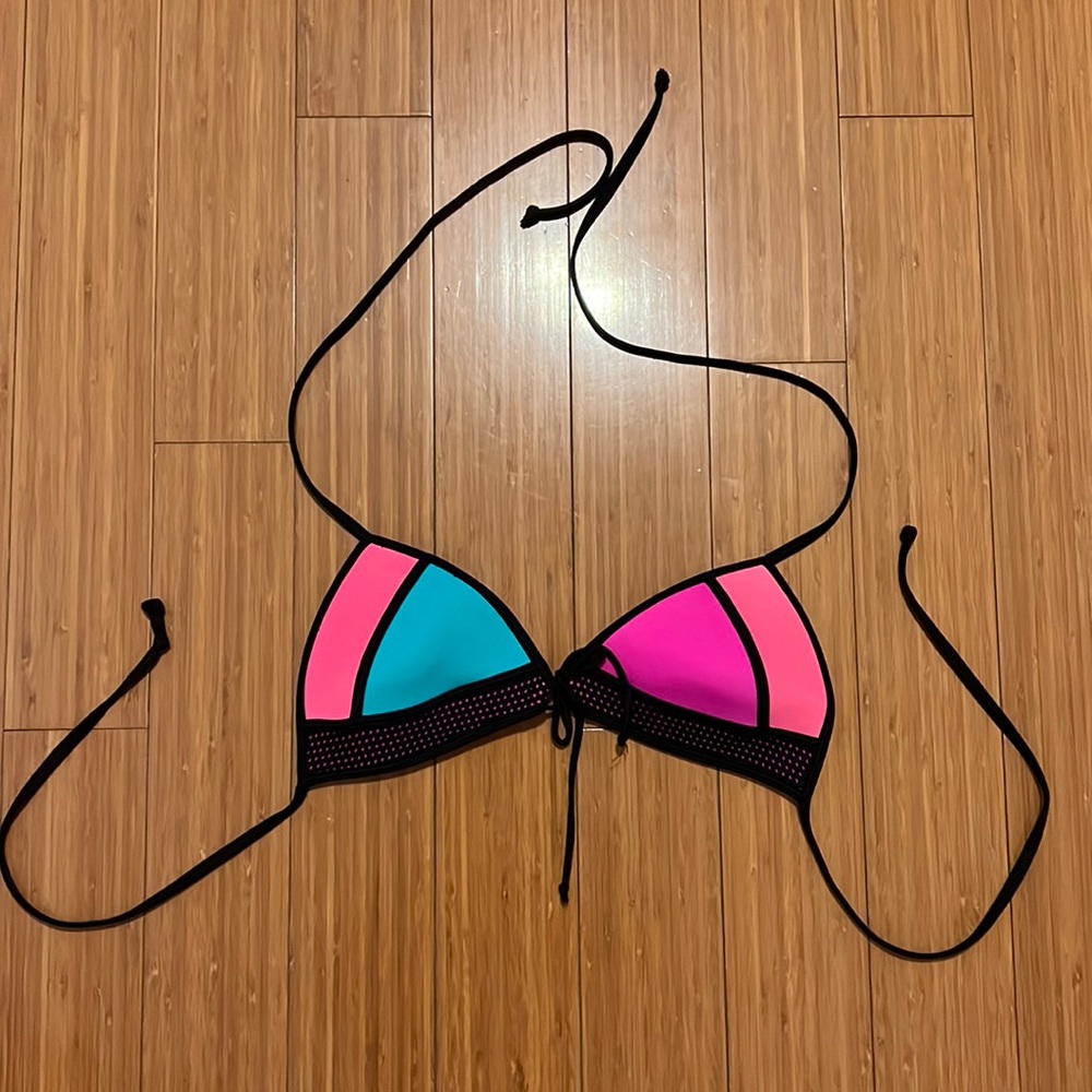 🛑 SOLD Womens bikini top